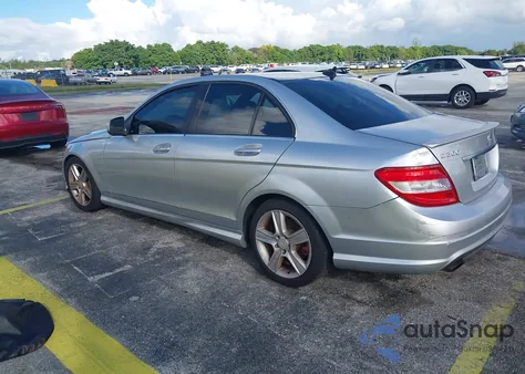 2009 Mercedes-Benz C 300 Luxury/Sport из США, поврежденный, VIN WDDGF54X59F230456